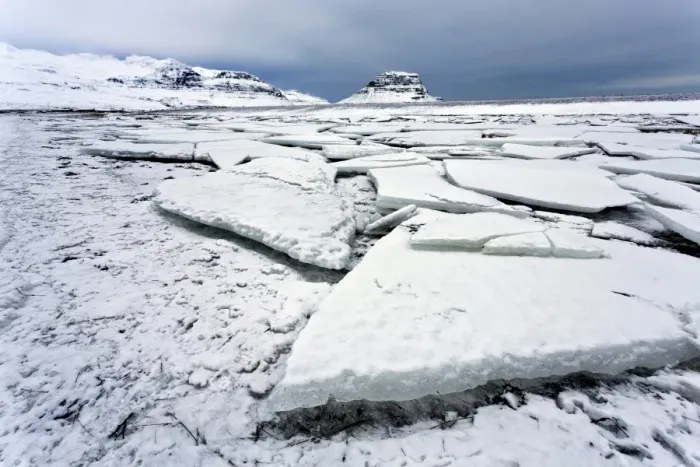 Framed Print : Winter view over slabs of broken lake ice covered in snow towards Kirkjufell (Church Mountain), near Grundarfjordur, Snaefellsnes Peninsula, Iceland, Polar Regions Framed Print : Winter view over slabs of broken lake ice covered in snow towards Kirkjufell (Church Mountain), near Grundarfjordur, Snaefellsnes Peninsula, Iceland, Polar Regions