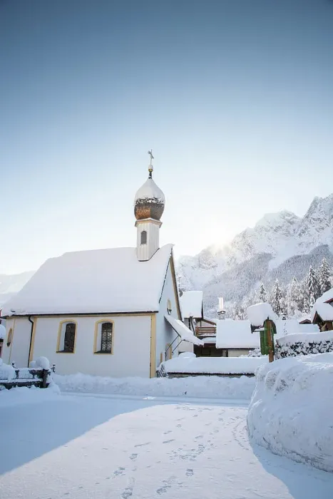 Framed Print : Wintertime with big snow in the Bavarian Alps, Garmish-Partenkirchen, Germany, Europe Framed Print : Wintertime with big snow in the Bavarian Alps, Garmish-Partenkirchen, Germany, Europe