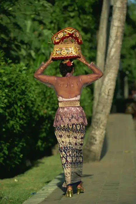 Framed Print : Woman carrying temple offerings, Bali, Indonesia, Southeast Asia, Asia Framed Print : Woman carrying temple offerings, Bali, Indonesia, Southeast Asia, Asia