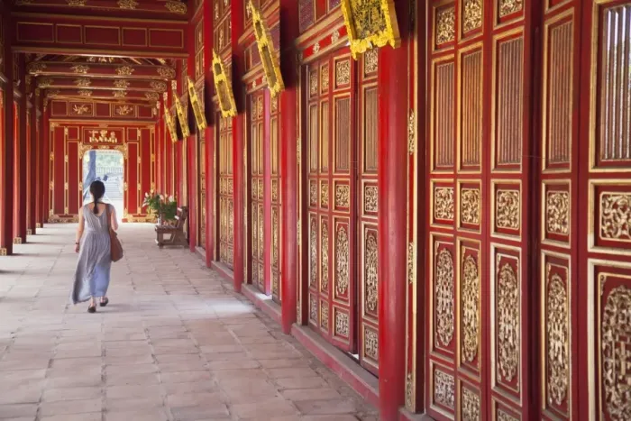 Framed Print : Woman at Imperial Palace in Citadel, UNESCO World Heritage Site, Hue, Thua Thien-Hue, Vietnam, Indochina, Southeast Asia, Asia Framed Print : Woman at Imperial Palace in Citadel, UNESCO World Heritage Site, Hue, Thua Thien-Hue, Vietnam, Indochina, Southeast Asia, Asia