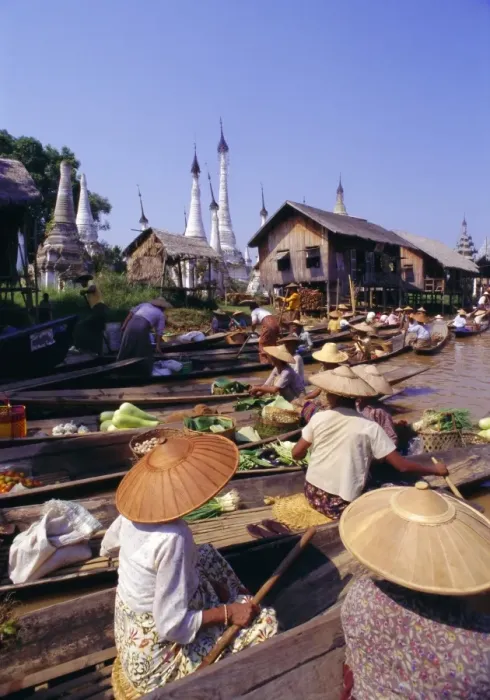 Framed Print : Women in boats selling vegetables, floating market on the lake, Inle Lake Framed Print : Women in boats selling vegetables, floating market on the lake, Inle Lake