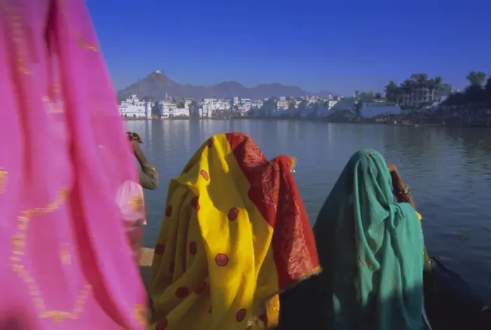 Framed Print : Women at the Hindu pilgrimage to holy Pushkar Lake Framed Print : Women at the Hindu pilgrimage to holy Pushkar Lake