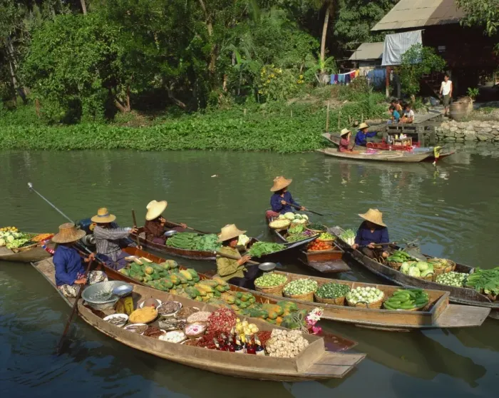 Framed Print : Women in straw hats in boats loaded with fruit