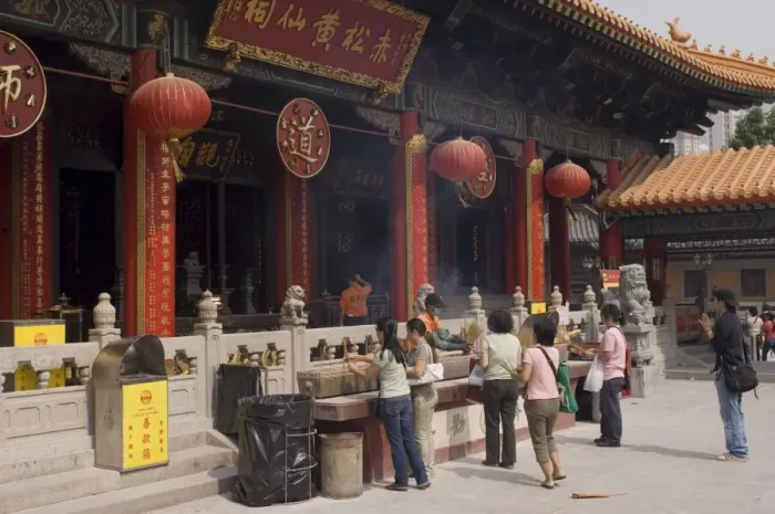 Framed Print : Wong Tai Sin Temple, Wong Tai Sin district, Kowloon, Hong Kong, China, Asia Framed Print : Wong Tai Sin Temple, Wong Tai Sin district, Kowloon, Hong Kong, China, Asia