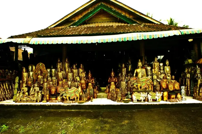Framed Print : Woodcarving shop, Ubud, Bali, Indonesia, Southeast Asia, Asia Framed Print : Woodcarving shop, Ubud, Bali, Indonesia, Southeast Asia, Asia