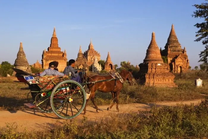 Framed Print : Wooden horse cart taking tourists around Bagan temples, Bagan (Pagan), Central Myanmar, Myanmar (Burma), Asia Framed Print : Wooden horse cart taking tourists around Bagan temples, Bagan (Pagan), Central Myanmar, Myanmar (Burma), Asia