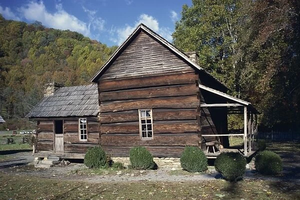Wooden pioneer farmstead house at Oconaluftee