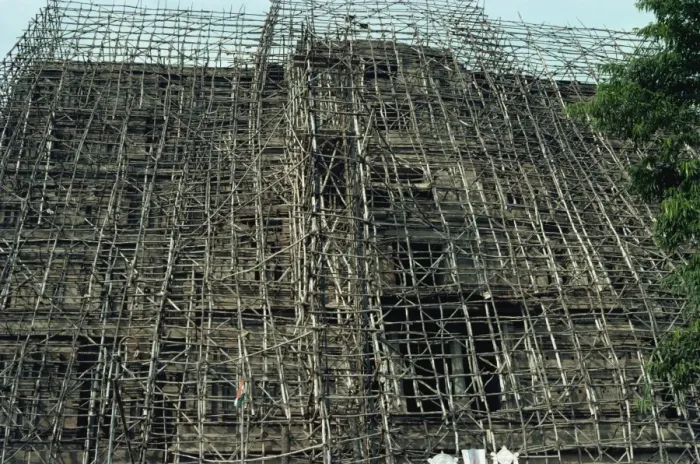 Framed Print : Wooden scaffolding, Srirangum, India, Asia Framed Print : Wooden scaffolding, Srirangum, India, Asia
