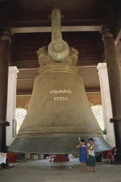 Framed Print : The worlds largest hung bell, the Mingun bell made 1808 weighing 90 tons Framed Print : The worlds largest hung bell, the Mingun bell made 1808 weighing 90 tons
