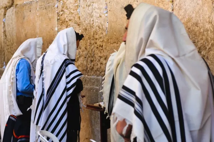Framed Print : Worshippers at the Western Wall, Jerusalem, Israel, Middle East Framed Print : Worshippers at the Western Wall, Jerusalem, Israel, Middle East