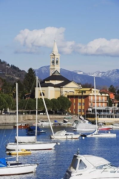 Yachts in the harbour at Solcio on Lake Maggiore, Italian Lakes, Piedmont, Italy, Europe
