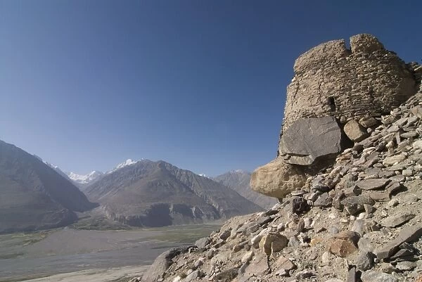Yamchun fort with view into Afghanistan, Wakhan valley, Tajikistan, Central Asia