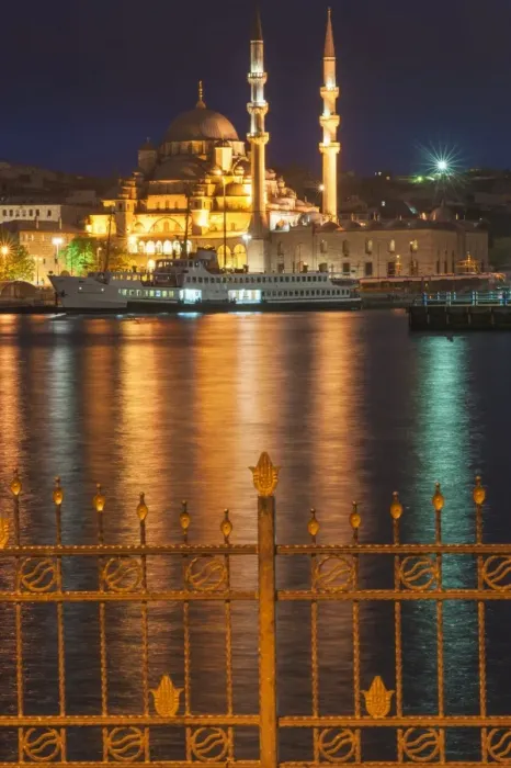 Framed Print : Yeni Cami (New Mosque) at night, Istanbul Old City, Turkey, Europe Framed Print : Yeni Cami (New Mosque) at night, Istanbul Old City, Turkey, Europe