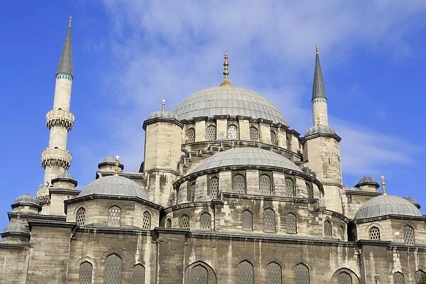Yeni Mosque, Eminonu and Bazaar District, Istanbul, Turkey, Europe
