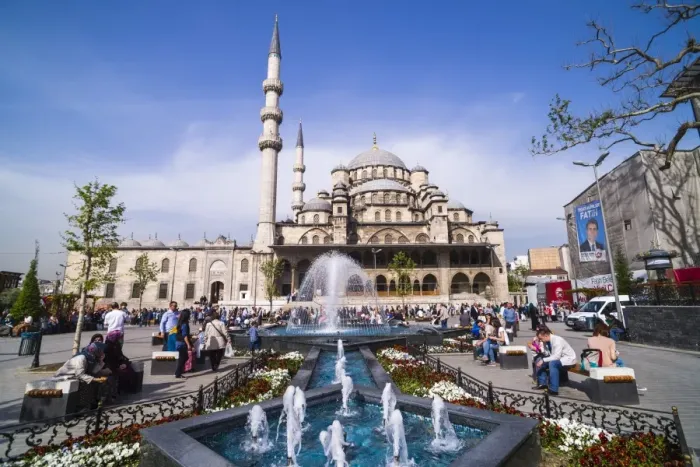 Framed Print : Yeni Mosque (New Mosque) and fountain, Istanbul, Turkey, Europe Framed Print : Yeni Mosque (New Mosque) and fountain, Istanbul, Turkey, Europe