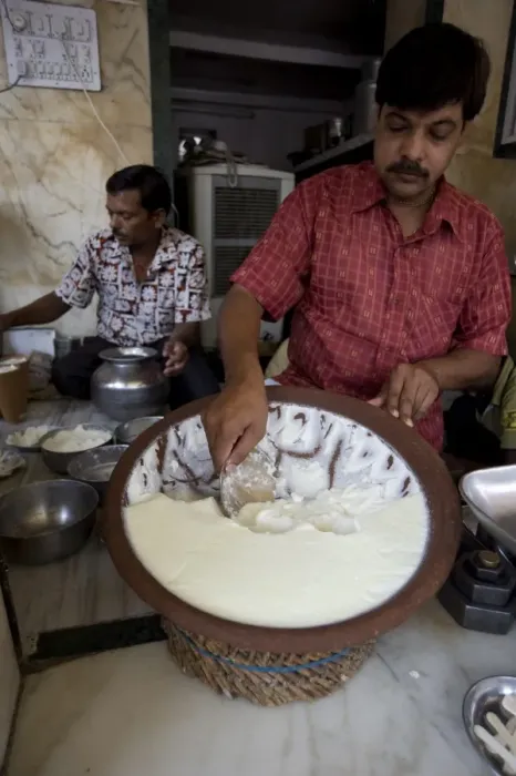 Framed Print : Yoghourt for lassi, an Indian yoghourt drink, from the Lassiwallah, Jaipur Framed Print : Yoghourt for lassi, an Indian yoghourt drink, from the Lassiwallah, Jaipur