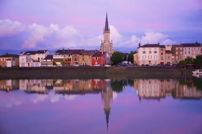 Framed Print : Yonne riverbanks at sunset, Auxerre, Yonne, Bourgogne (Burgundy), France, Europe