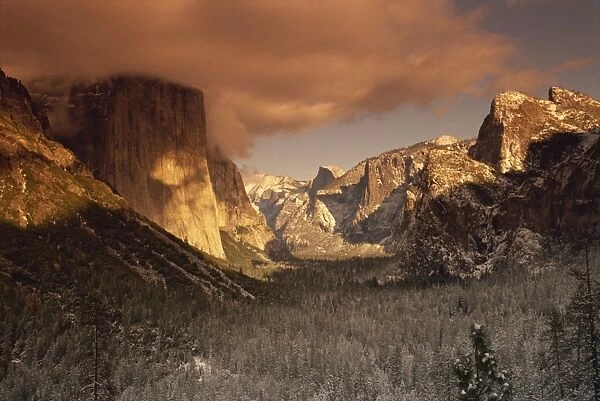 Yosemite Valley at dusk during winter, Yosemite National Park, UNESCO World Heritage Site