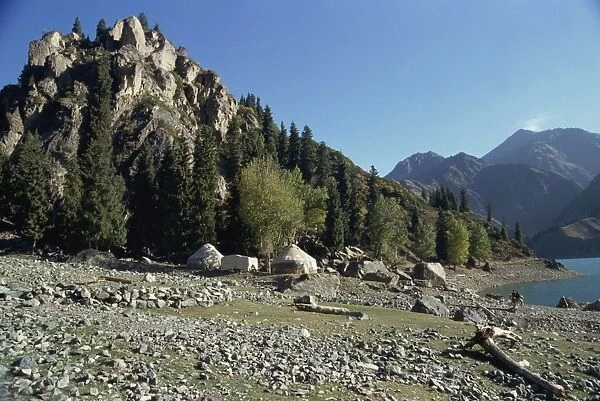Yurts by Lake Tianchi (the Lake of Heaven), in the mountains at Urumqi