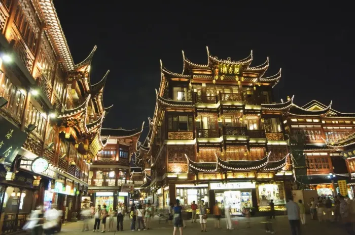 Framed Print : Yuyuan (Yu yuan) Garden Bazaar buildings founded by Ming dynasty Pan family illuminated in the Old Chinese city district, Shanghai Framed Print : Yuyuan (Yu yuan) Garden Bazaar buildings founded by Ming dynasty Pan family illuminated in the Old Chinese city district, Shanghai