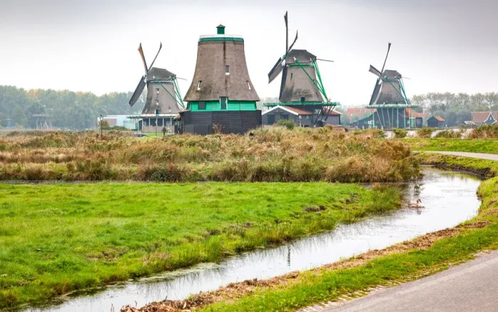 Framed Print : Zaanse Schans, a museum village with Dutch houses and windmills in Zaandam, North Holland