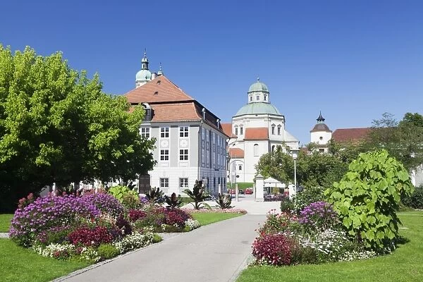 Zumsteinhaus House with St. Lorenz Basilica and Town Hall, Kempten, Schwaben, Bavaria, Germany, Europe