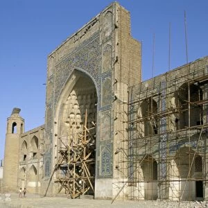 Abdulaziz Khan madrasah