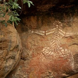 Aboriginal paintings in rock shelter in quartzite cliff, Nourlangie Rock