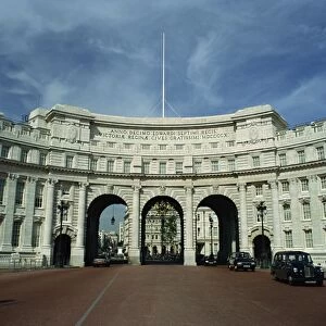 Admiralty Arch, at the end of The Mall, off Trafalgar Square, London, England
