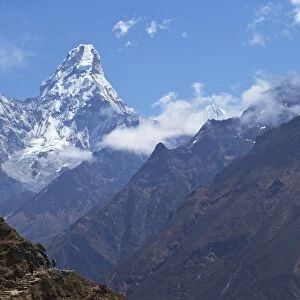 Ama Dablam from trail between Namche Bazaar and Everest View Hotel, Nepal, Himalayas, Asia