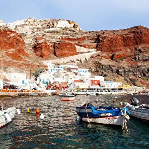 Amoudi Bay below the town of Oia, Santorini (Thira), Cyclades, Greek Islands, Greece