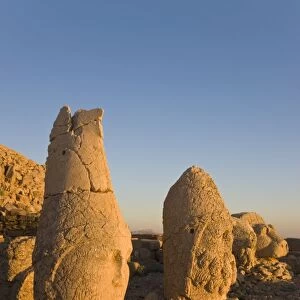 Ancient carved stone heads of the gods, Nemrut Dagi (Nemrut Dag), on the summit of Mount Nemrut