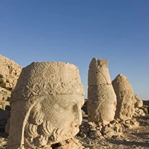 Ancient carved stone heads of the gods, head of Heracles, Nemrut Dagi (Nemrut Dag)