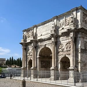 Arch of Constantine, Arch of Titus beyond, Ancient Roman Forum, UNESCO World Heritage Site