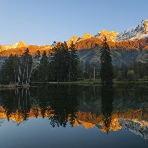 Autumn scenery, Chamonix, Rhone Alpes, Haute Savoie, French Alps, France, Europe