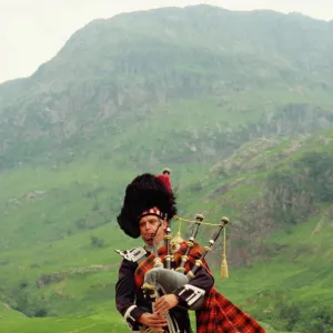 Bagpiper, Glencoe