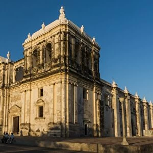 Basilica de La Asuncion, dating from 1610, Leons Cathedral, largest in Central America, UNESCO World Heritage Site, in historic north west city, Leon, Nicaragua, Central America
