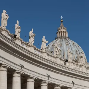 The Basilica of St. Peters from Piazza San Pietro, UNESCO World Heritage Site, Vatican, Rome, Lazio, Italy, Europe