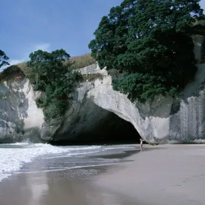 Beach, white chalk cliffs