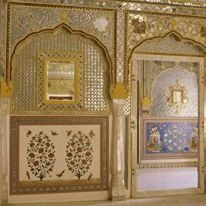 The beautiful mirrorwork in the Sheesh Mahal (mirror hall)