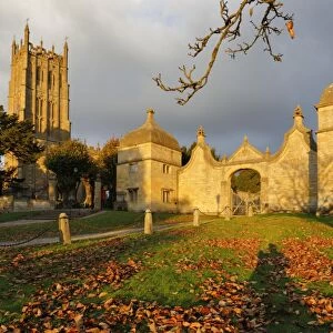 Campden House gatehouse and St. James Church, Chipping Campden, Cotswolds, Gloucestershire