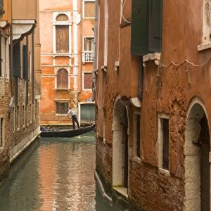 Canal and gondolier, Venice, UNESCO World Heritage Site, Veneto, Italy, Europe