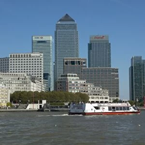 Canary Wharf viewed from Canada Water, Docklands, London, England, United Kingdom, Europe