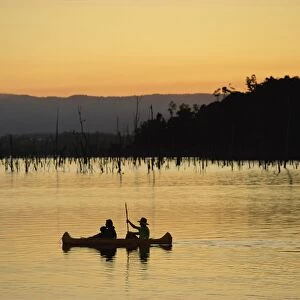 Canoeing on Lake Tinaroo, Atherton Tableland, Queensland, Australia, Pacific