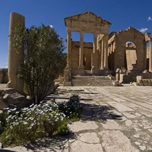 The Capitol Temples (Capitolium), Roman ruin of Sbeitla, Tunisia, North Africa, Africa