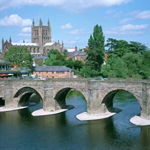 Cathedral, medieval bridge and the River Wye, Hereford, Herefordshire, England