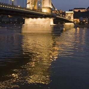 Chain Bridge over Danube in the evening