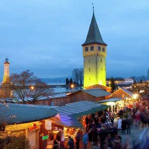 Christmas Market along Lindaus Historic Port, Lindau im Bodensee, Germany, Europe