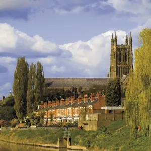 The city of Worcester and River Severn, Worcestershire, England, United Kingdom, Europe