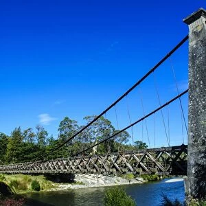 Clifden Suspension Bridge, road from Invercargill to Te Anau, South Island, New Zealand, Pacific